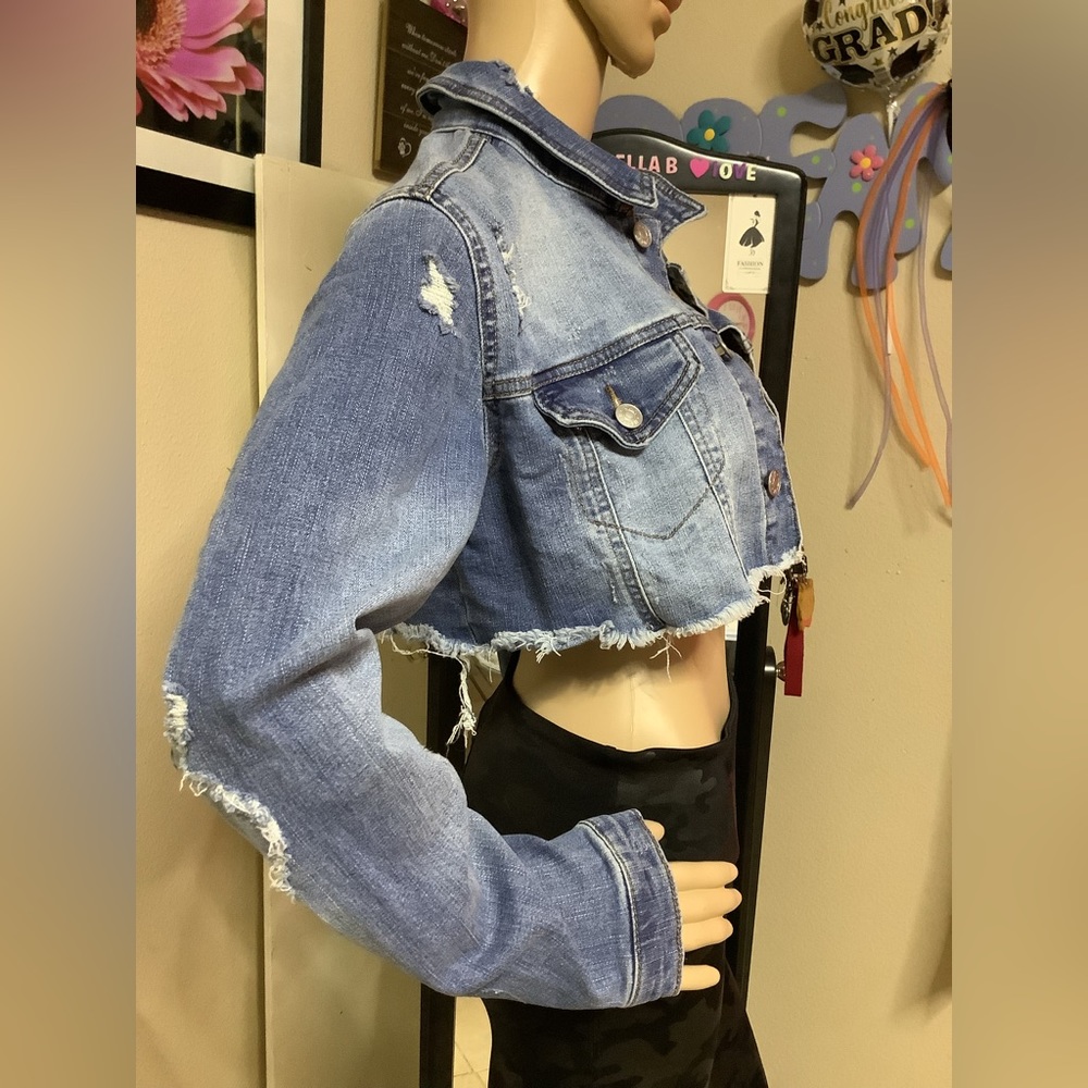 Madden NYC Junior's Cropped Denim Jacket๐ - Picture 7 of 15